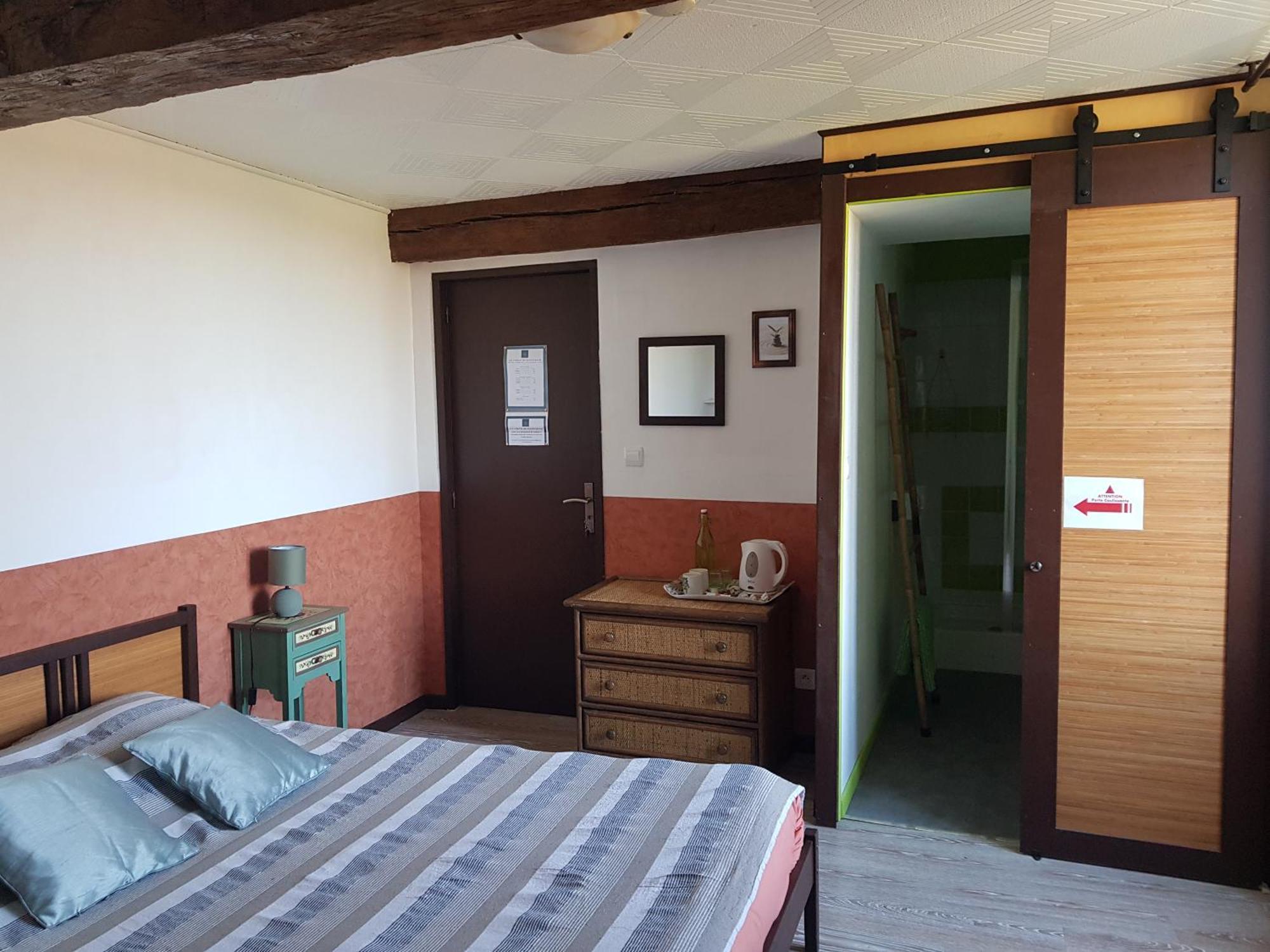 Bed and Breakfast Les Forges De Planechaud Saint-Sornin-Leulac Exterior foto