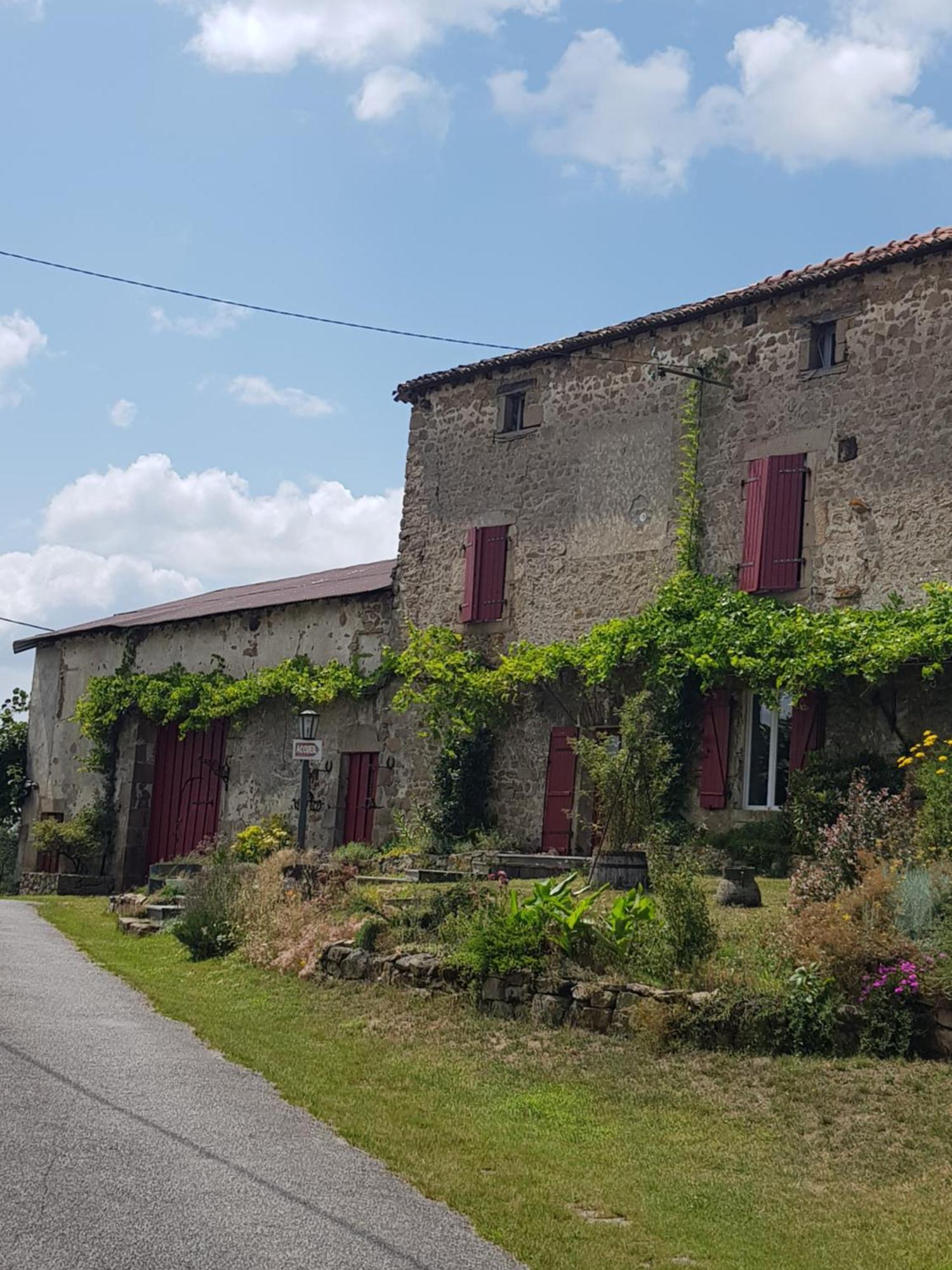 Bed and Breakfast Les Forges De Planechaud Saint-Sornin-Leulac Exterior foto